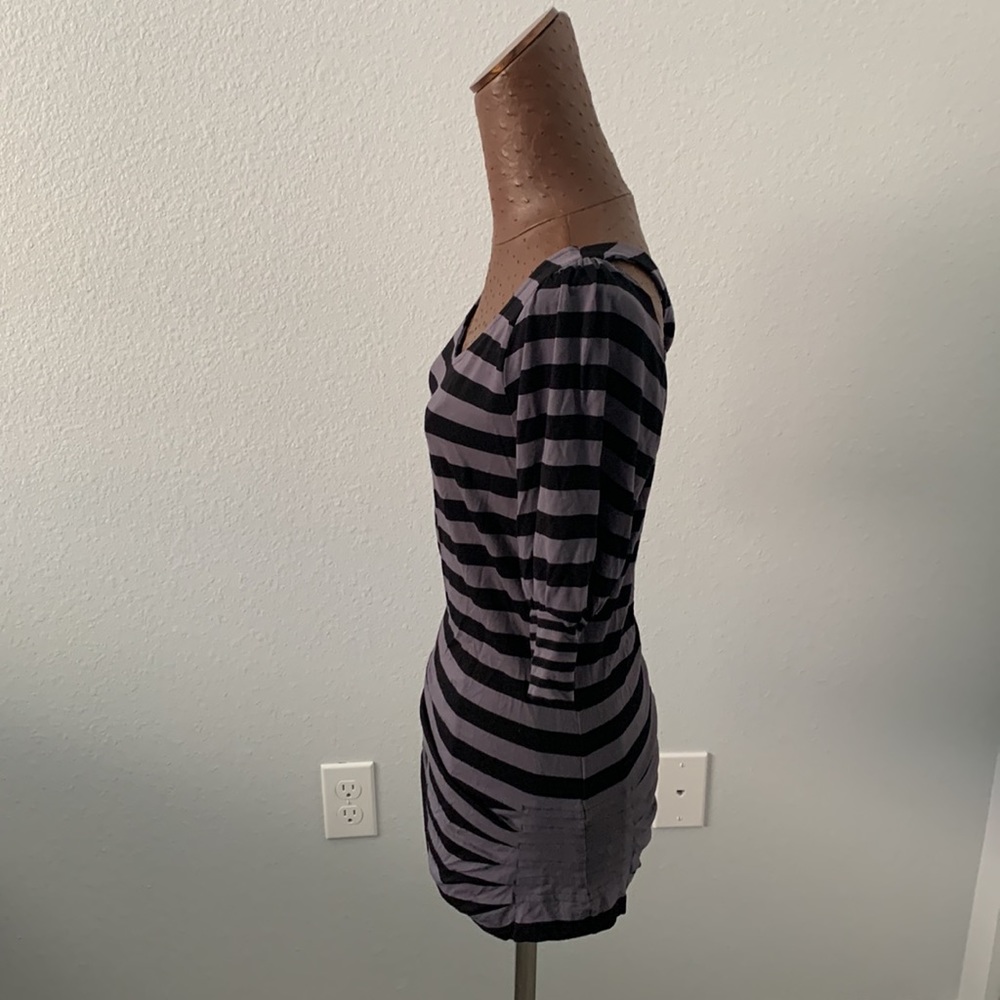 Striped Top❄️ - Picture 2 of 5
